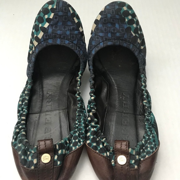 Burberry Peacock Flats - Picture 1 of 6